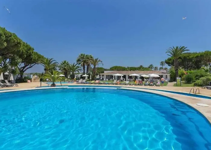 Balaia Golf By Mtphomes Apartment