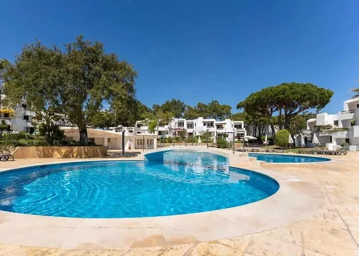 Balaia Golf By Mtphomes Apartment