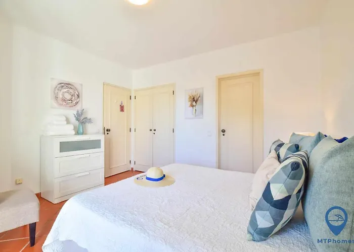 Balaia Golf By Mtphomes Apartment